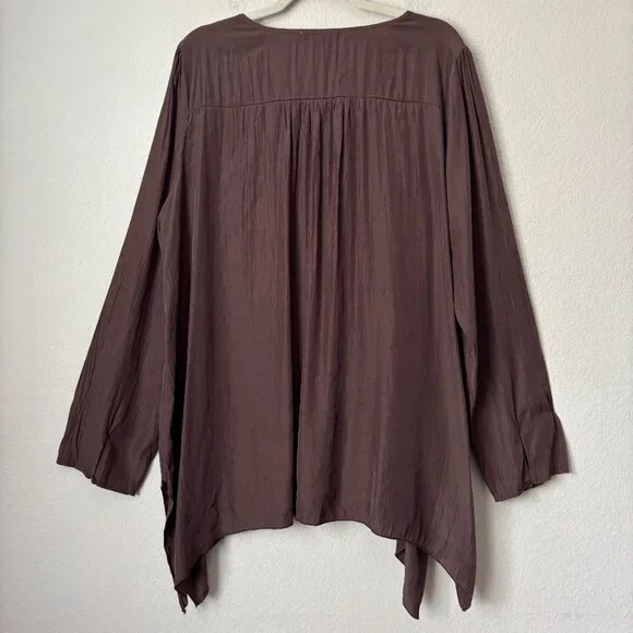 Andree by UNIT 1X Floral Embroidered Longline Sharkbite Hem Blouse Top - Picture 10 of 12